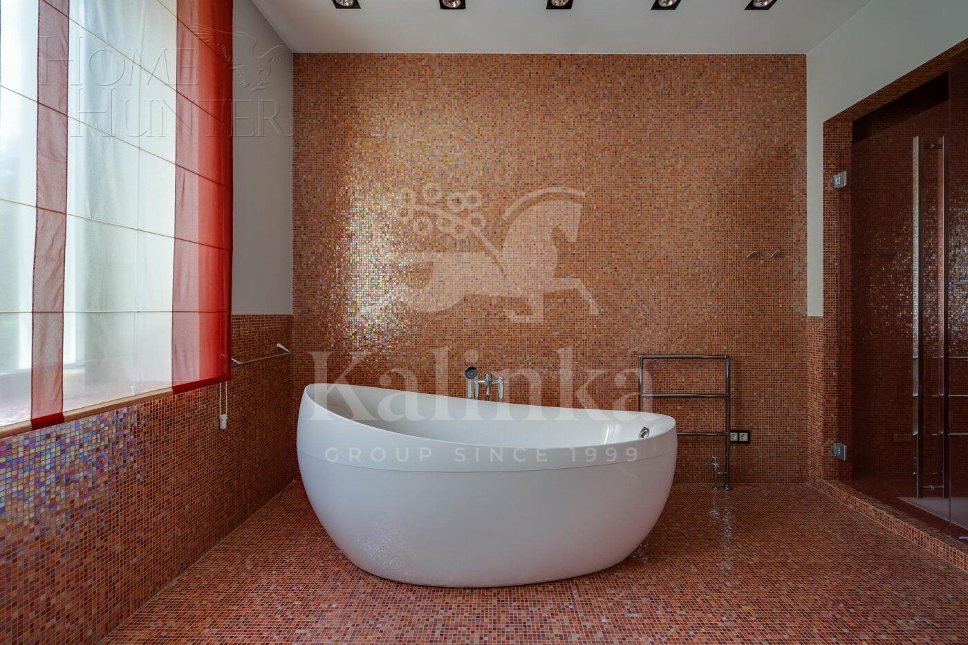 2-этажный коттедж 1 438 м² с отделкой