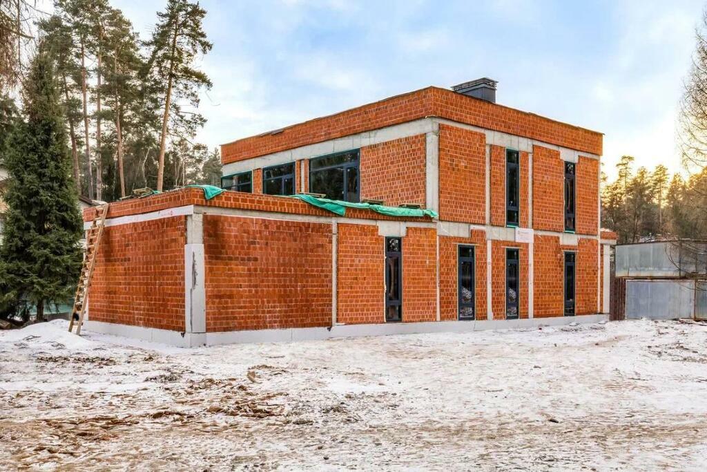 2-этажный коттедж 616 м² без отделки