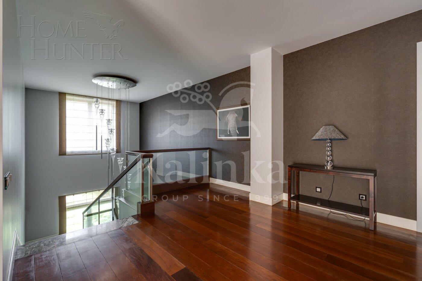 2-этажный коттедж 1 438 м² с отделкой