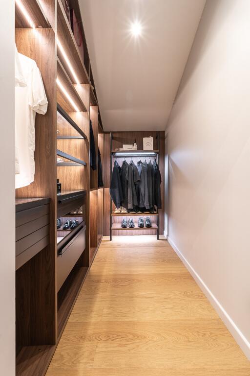 2-этажный коттедж 300 м² с отделкой