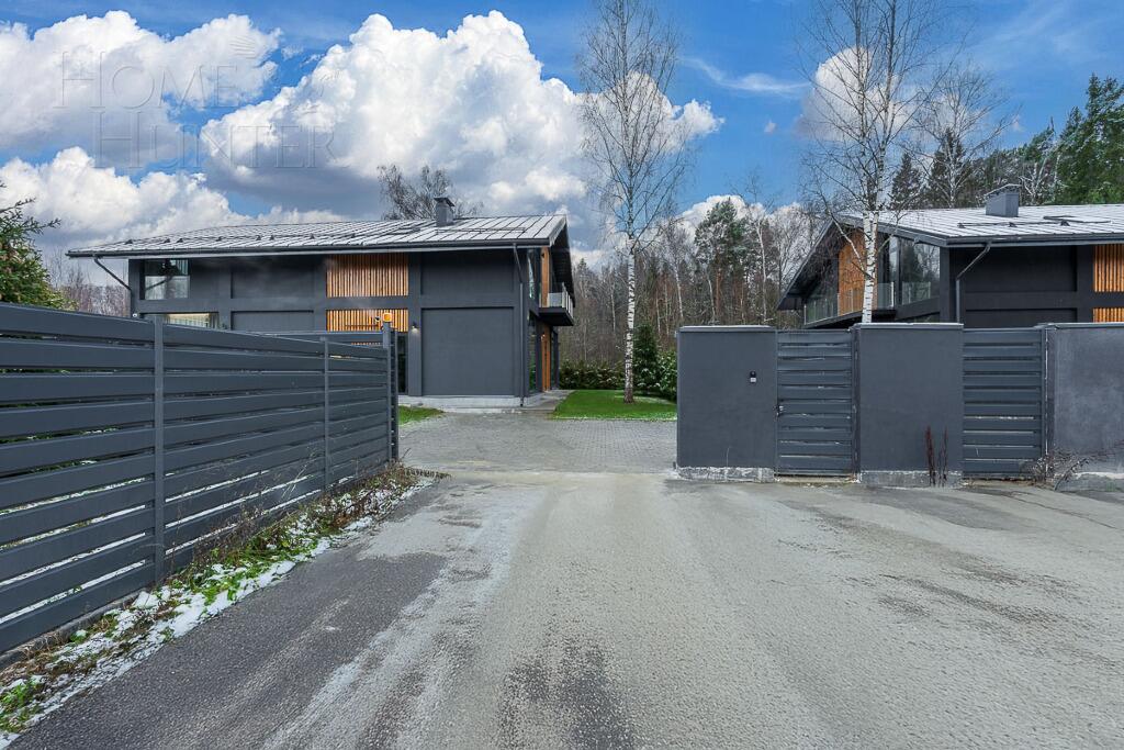 2-этажный коттедж 300 м² с отделкой