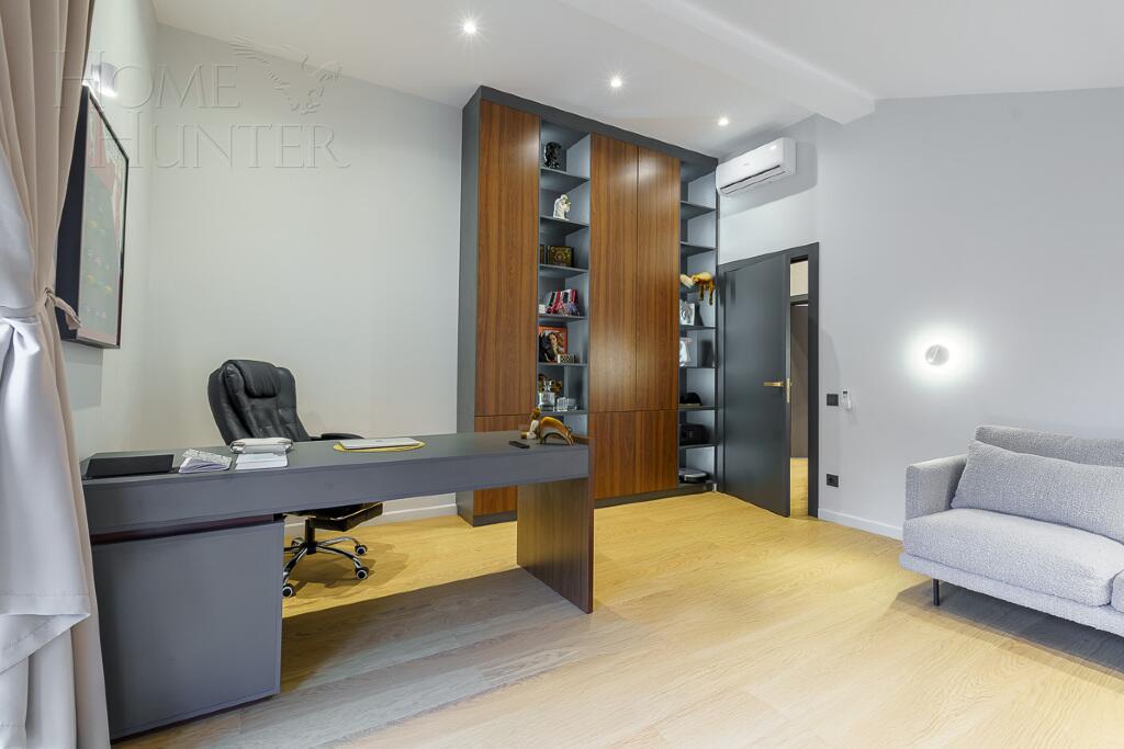 2-этажный коттедж 300 м² с отделкой