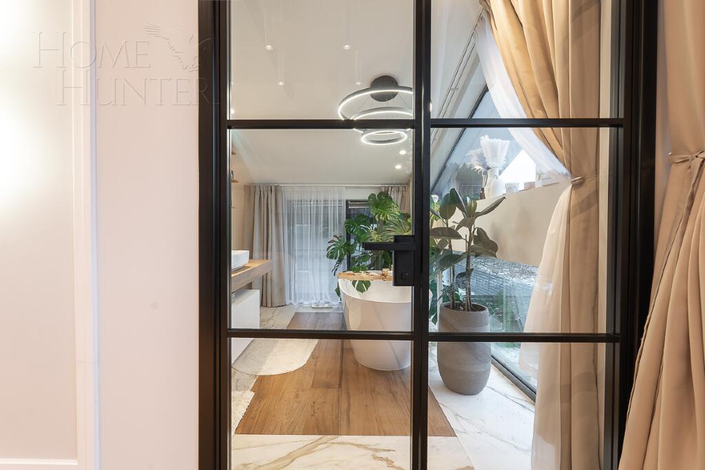 2-этажный коттедж 300 м² с отделкой