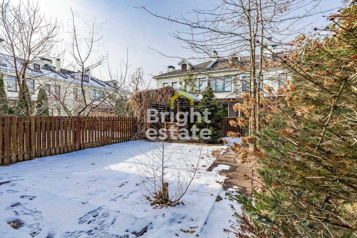 2-этажный таунхаус 240 м² с отделкой