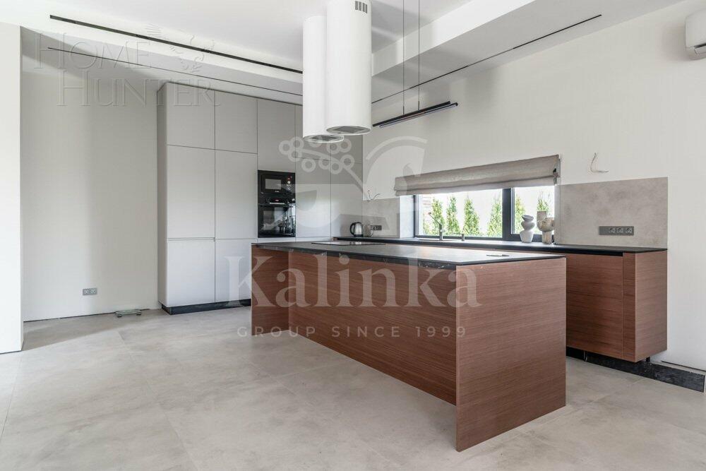 2-этажный коттедж 348.5 м² с отделкой