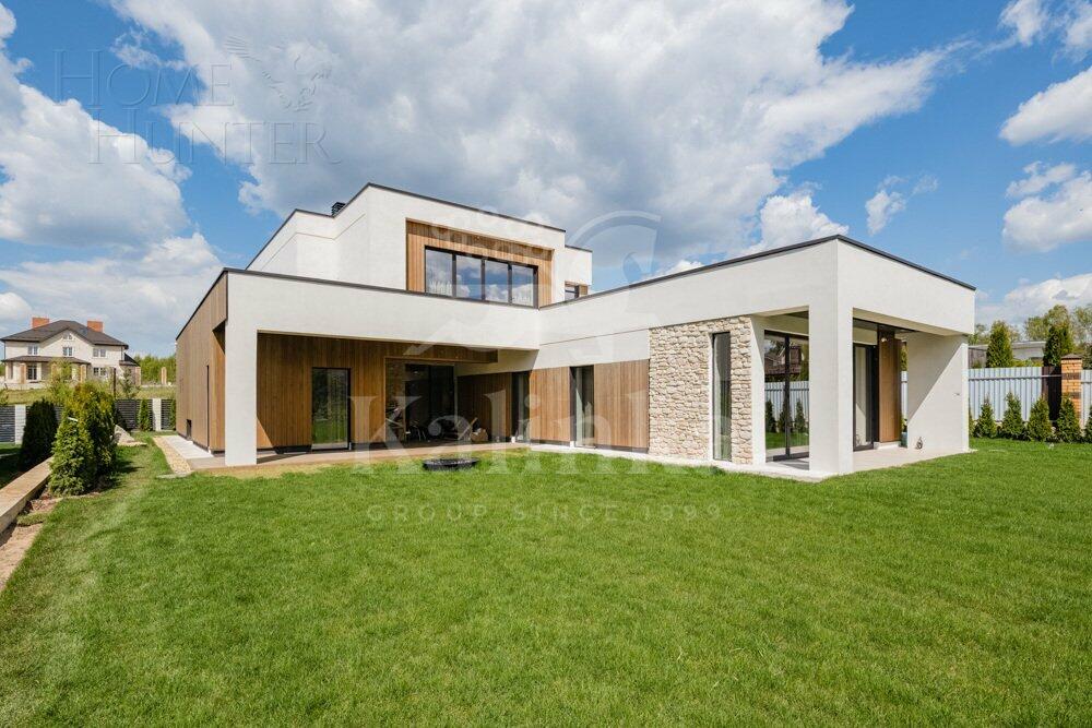 2-этажный коттедж 348.5 м² с отделкой