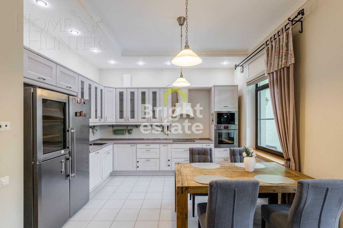 2-этажный таунхаус 240 м² с отделкой