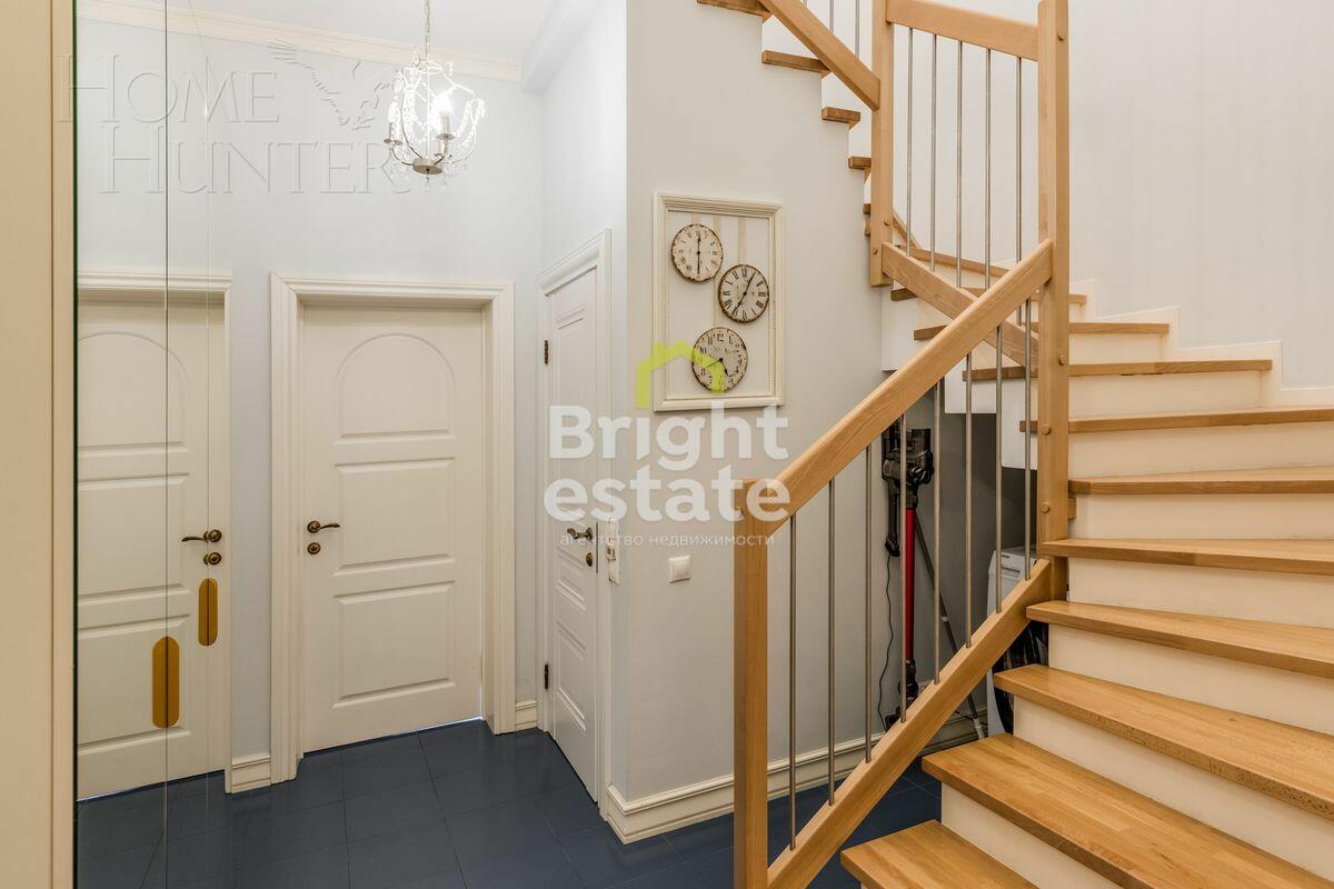 2-этажный таунхаус 240 м² с отделкой