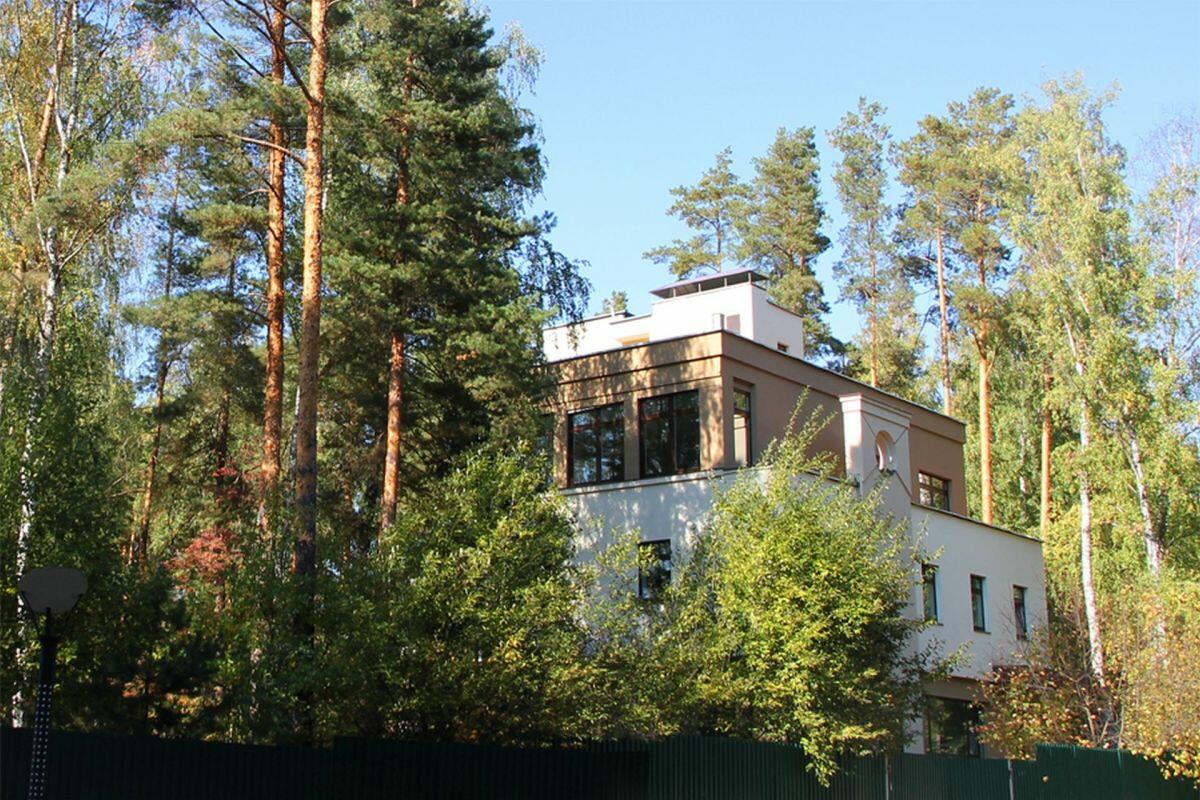 2-этажный коттедж 740 м² без отделки