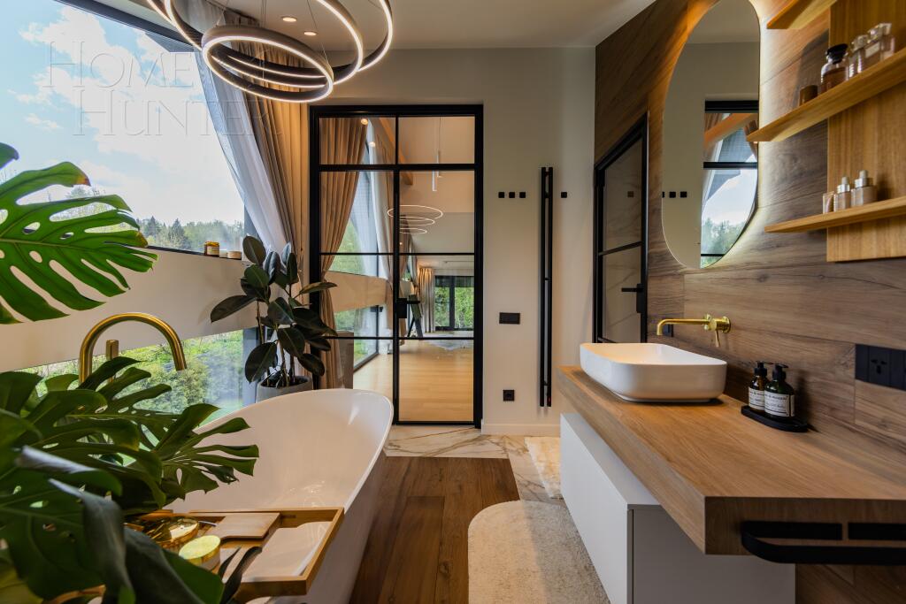 2-этажный коттедж 300 м² с отделкой