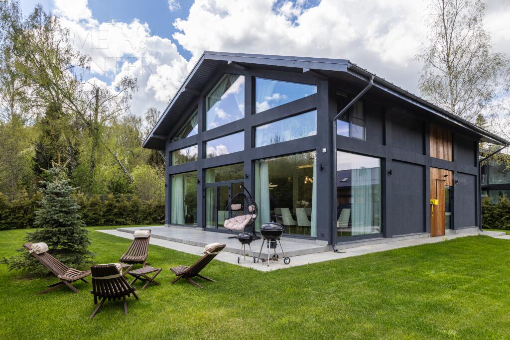 2-этажный коттедж 300 м² с отделкой