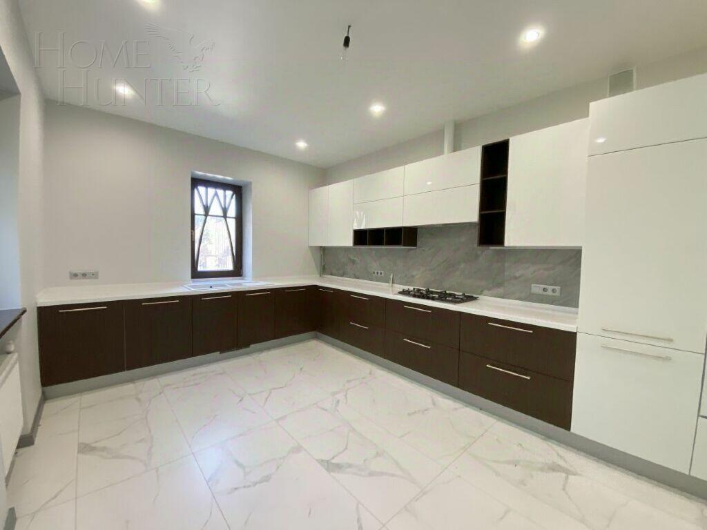 2-этажный коттедж 500 м² с отделкой