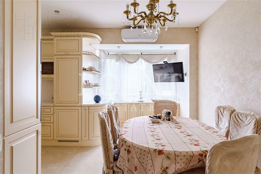 3-этажный таунхаус 300 м² с отделкой