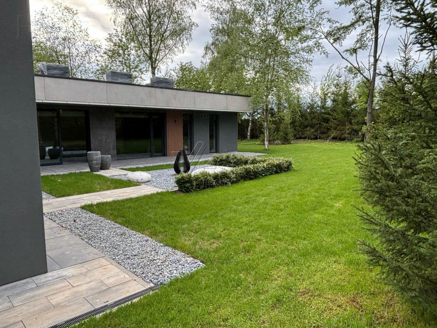 2-этажный коттедж 800 м² с отделкой