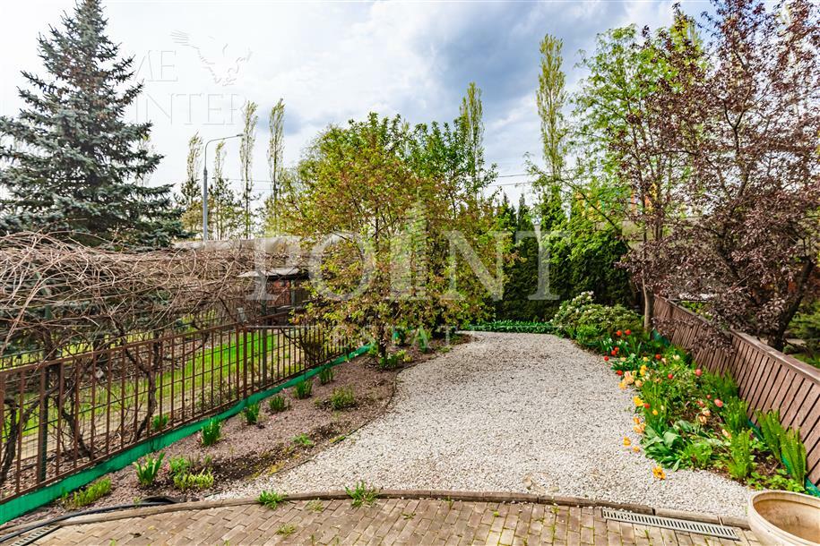 3-этажный таунхаус 300 м² с отделкой