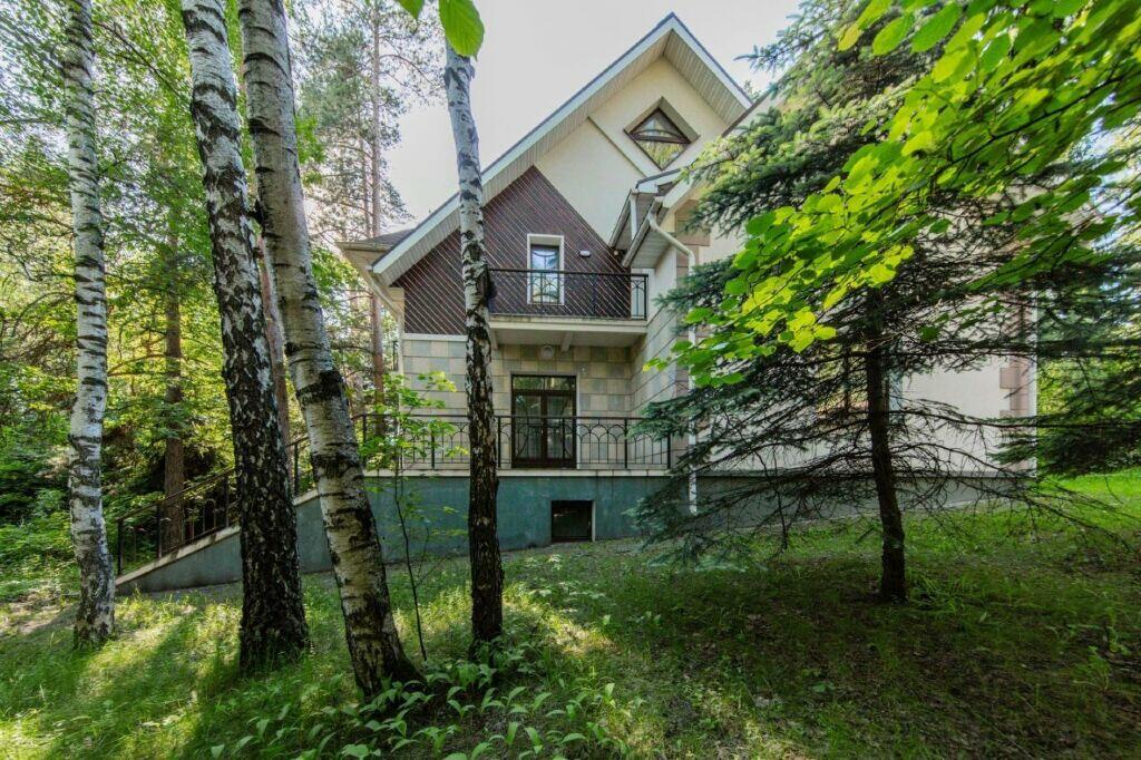 2-этажный коттедж 607 м² с отделкой