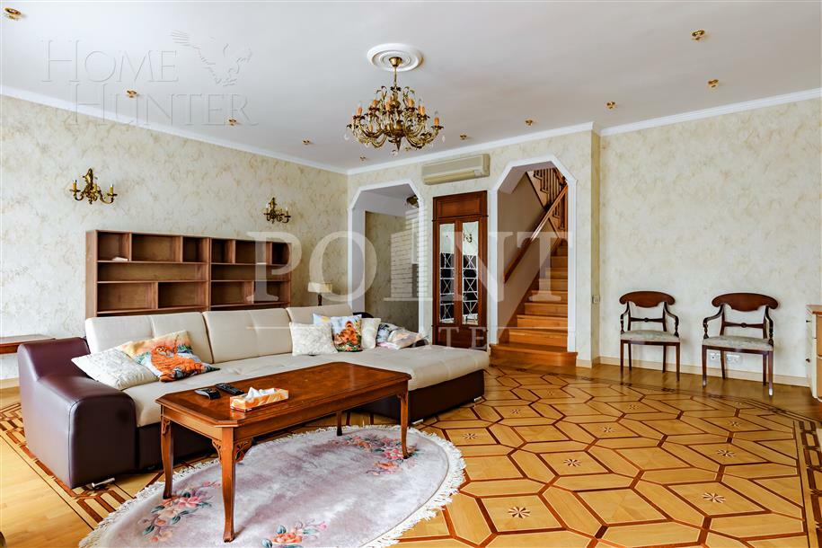 3-этажный таунхаус 300 м² с отделкой