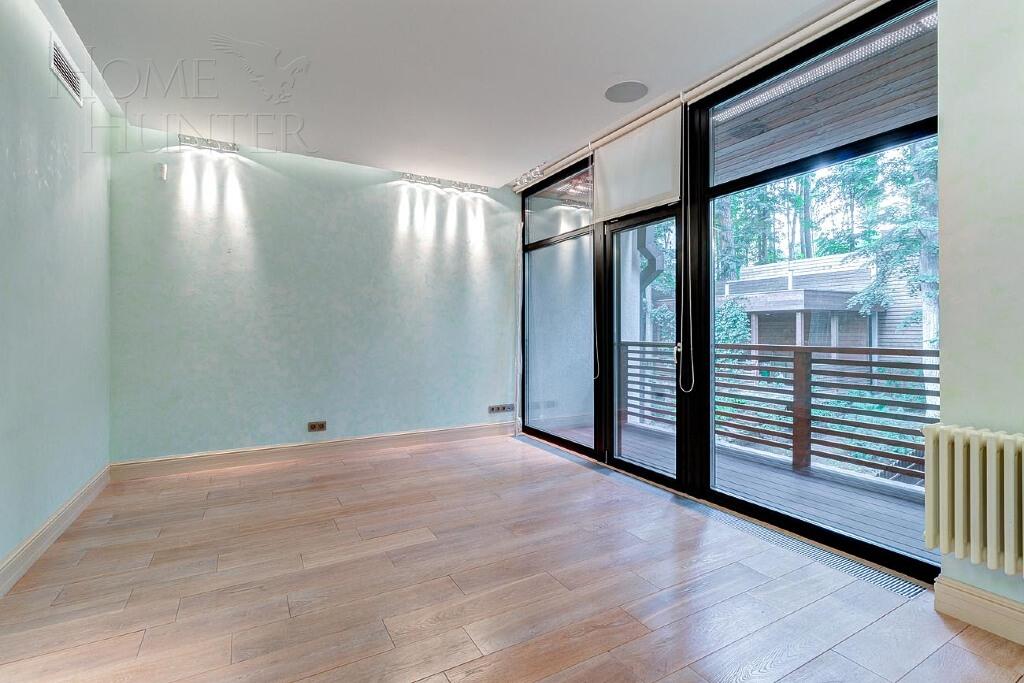 3-этажный таунхаус 340 м² с отделкой