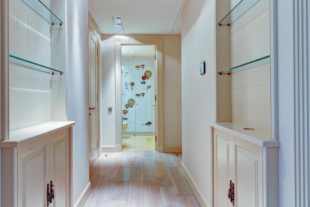 3-этажный таунхаус 340 м² с отделкой