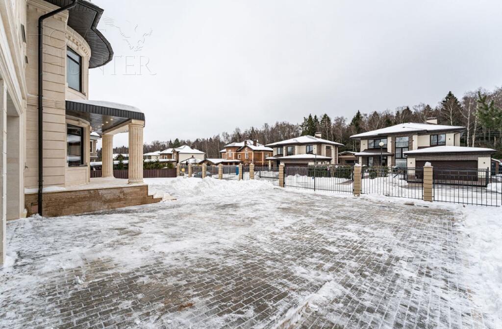 2-этажный коттедж 860 м² без отделки