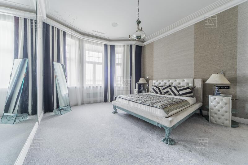 5-КОМН. КВАРТИРА С ОТДЕЛКОЙ 246 М² НА 3 ЭТАЖЕ