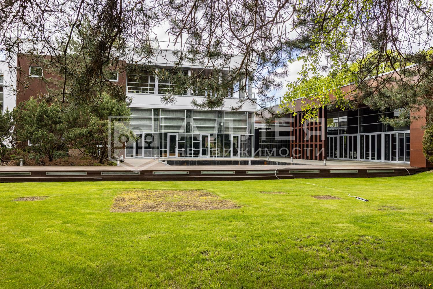 2-этажный коттедж 1 430 м² с отделкой