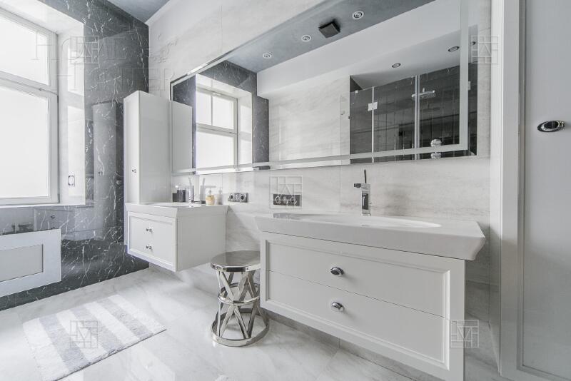 5-КОМН. КВАРТИРА С ОТДЕЛКОЙ 246 М² НА 3 ЭТАЖЕ