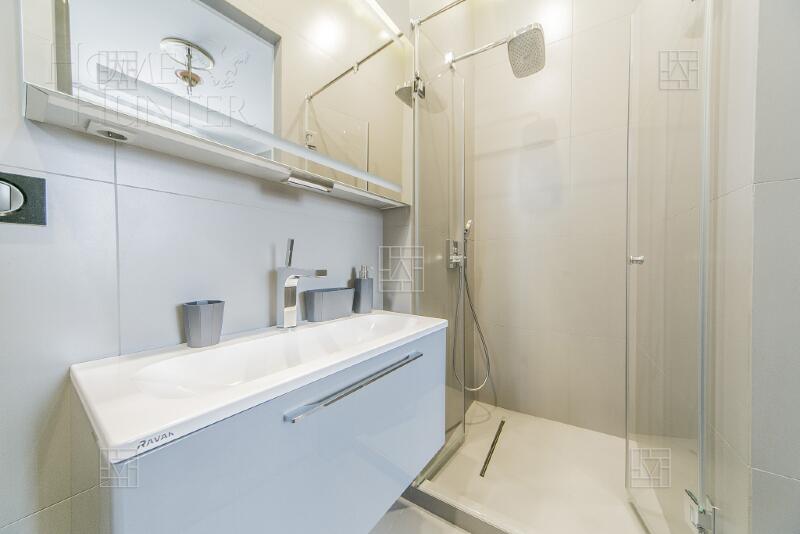 5-КОМН. КВАРТИРА С ОТДЕЛКОЙ 246 М² НА 3 ЭТАЖЕ