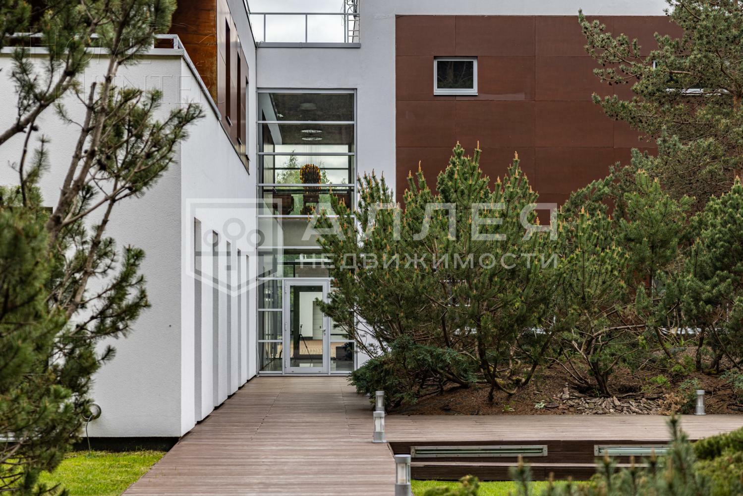 2-этажный коттедж 1 430 м² с отделкой