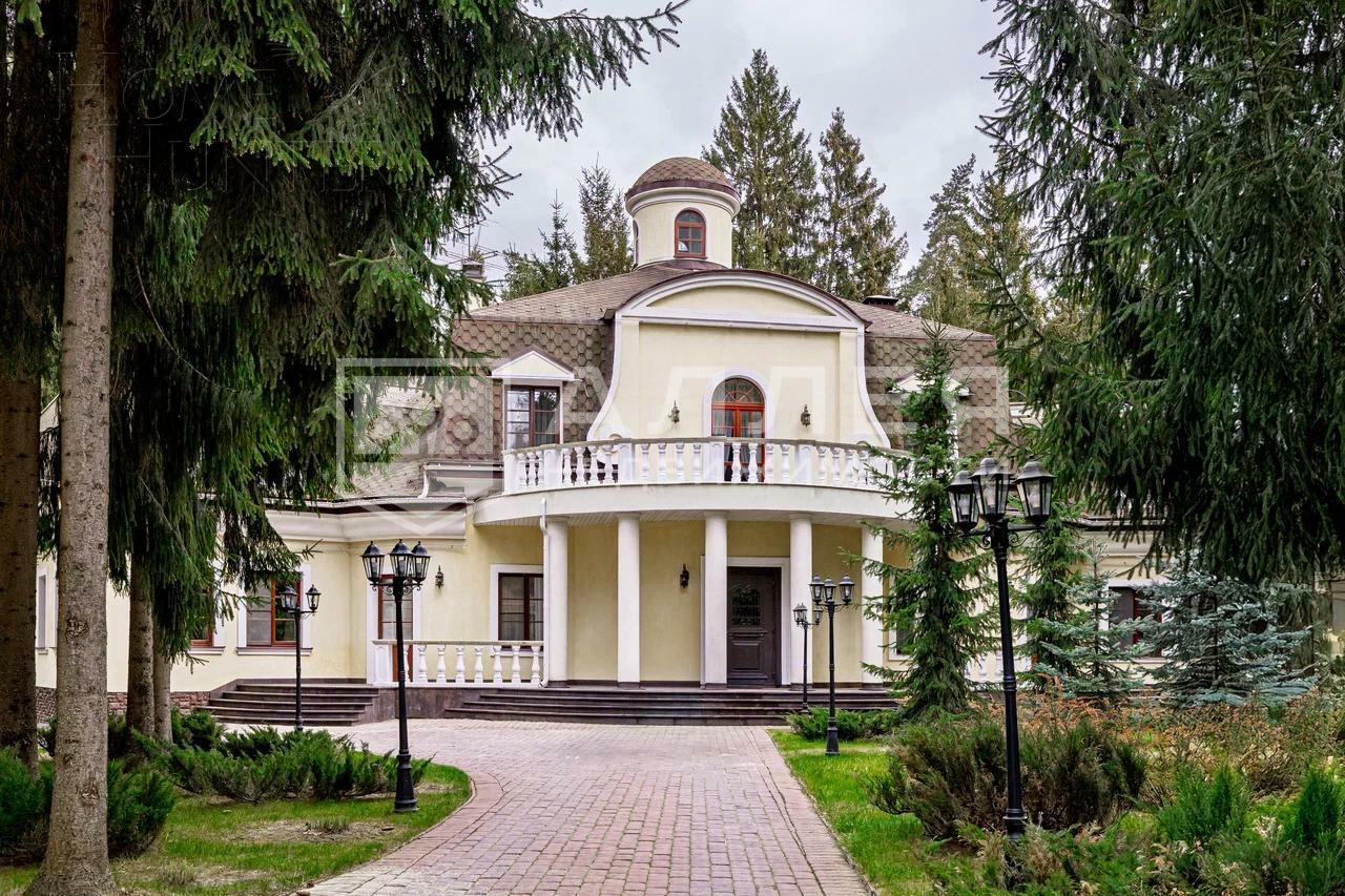 КОТТЕДЖ 800 м² с отделкой