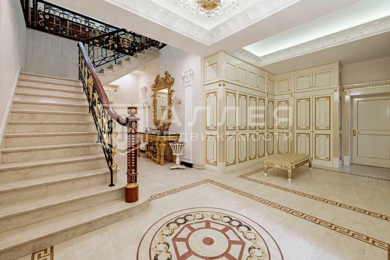 КОТТЕДЖ 800 м² с отделкой