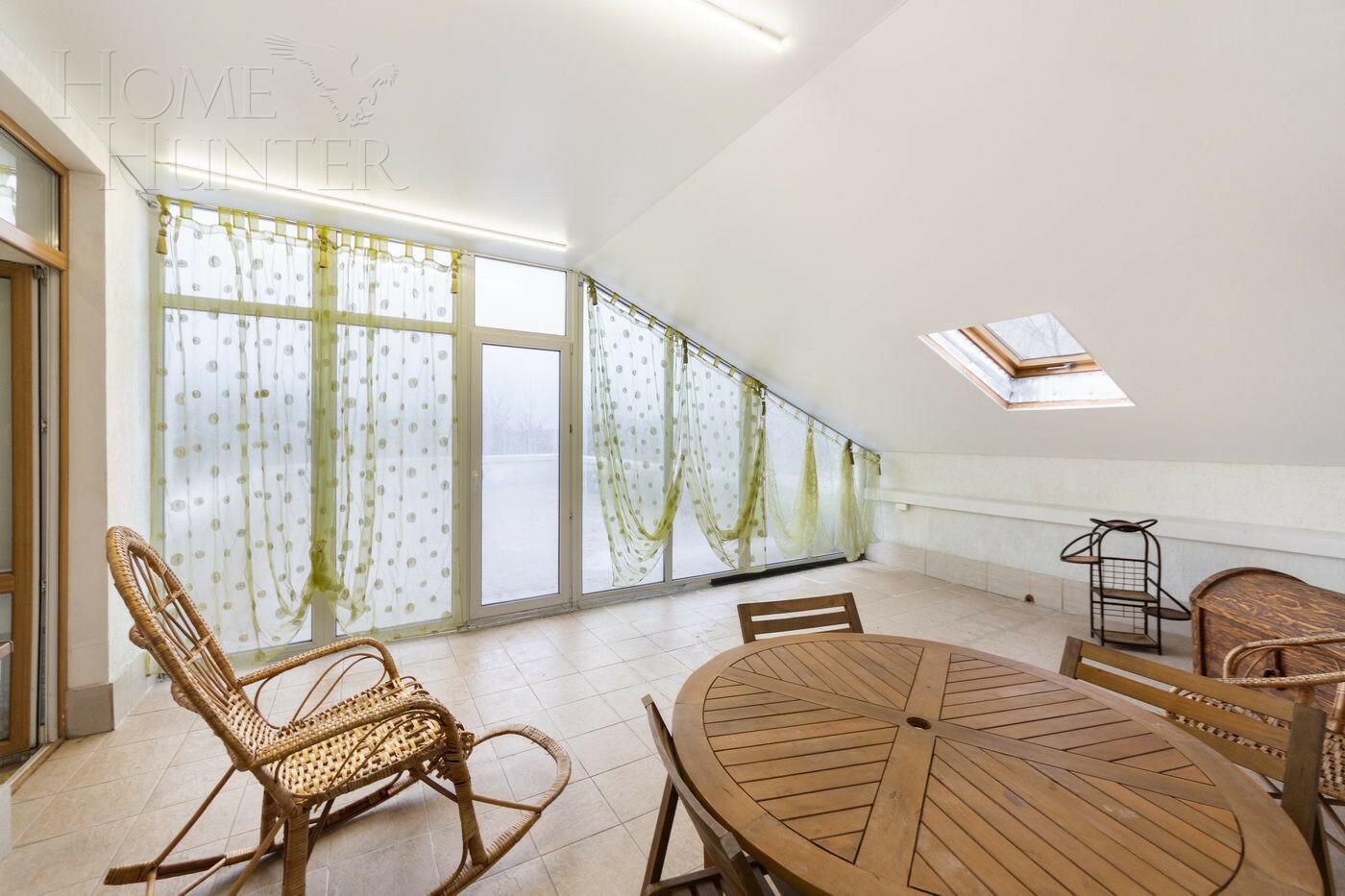 3-этажный коттедж 560 м² с отделкой