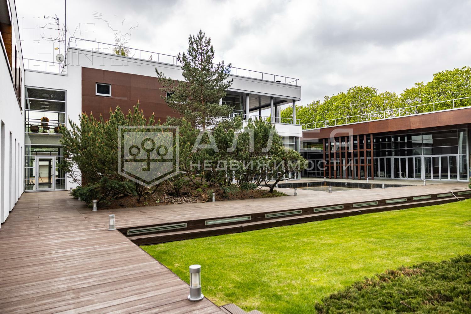 2-этажный коттедж 1 430 м² с отделкой