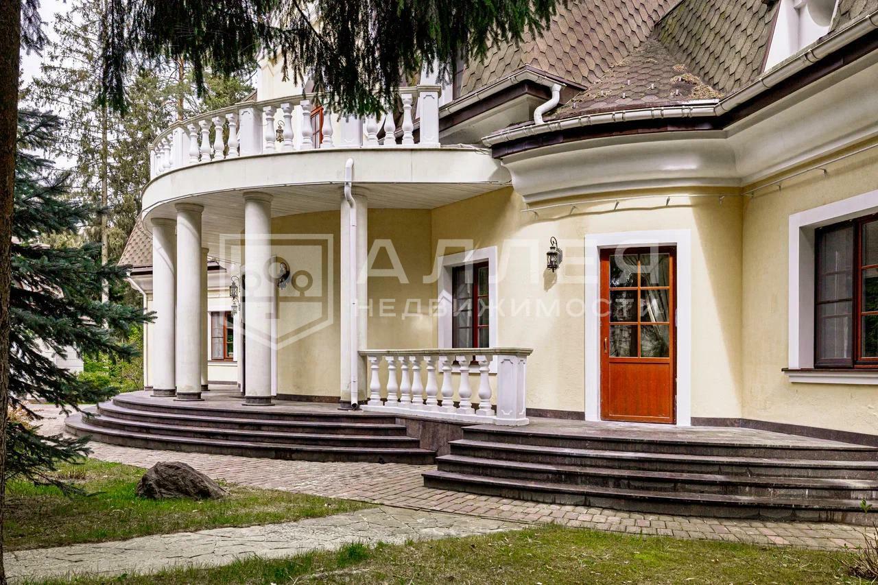 КОТТЕДЖ 800 м² с отделкой