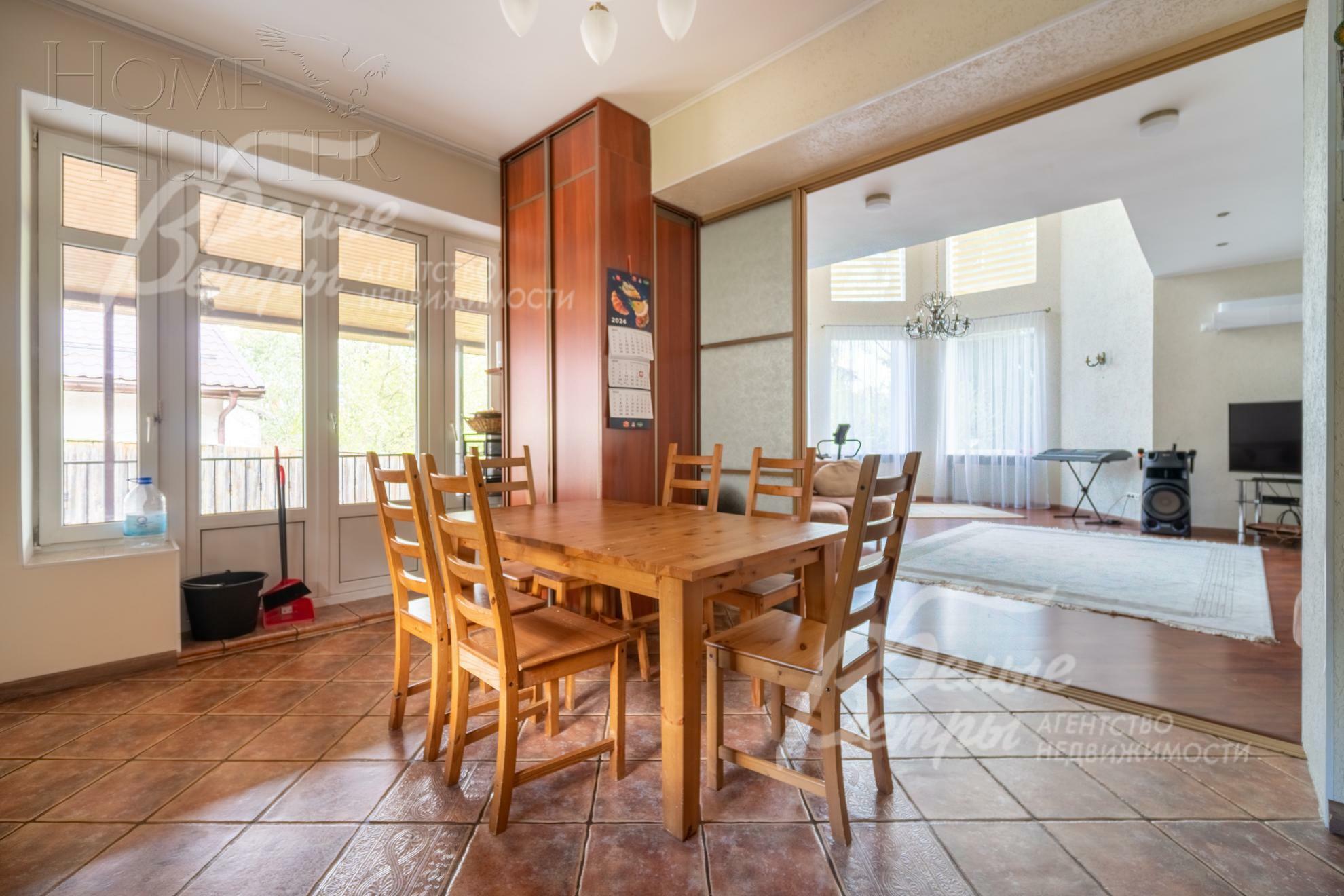 2-этажный коттедж 200 м² с отделкой