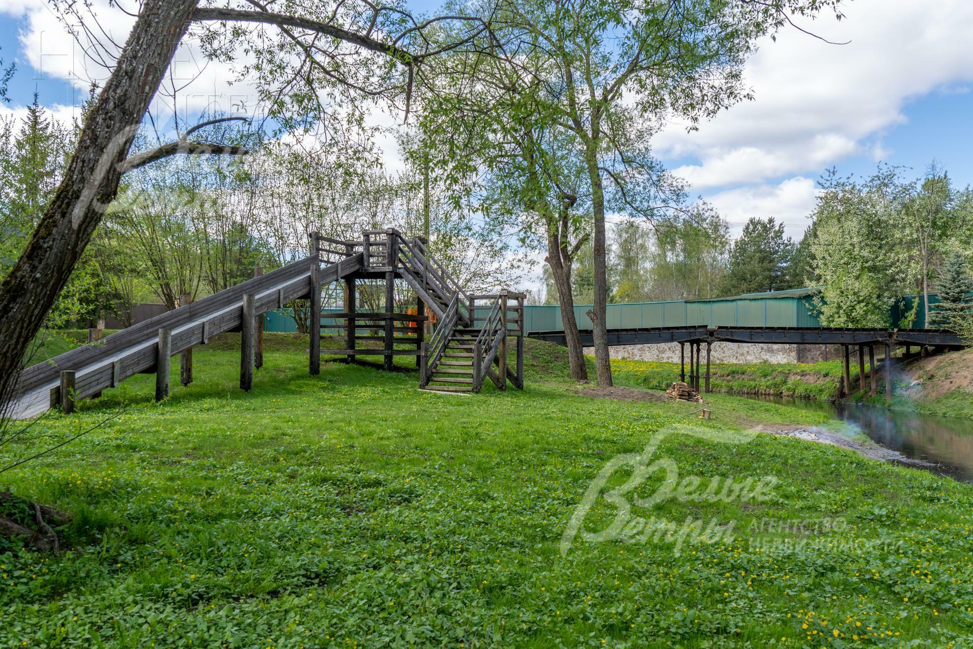 2-этажный коттедж 200 м² с отделкой