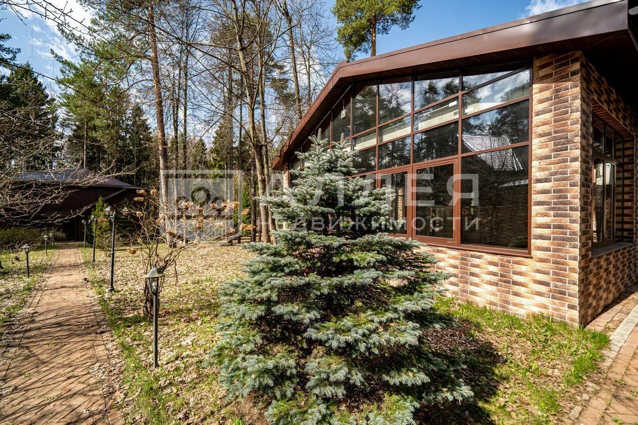 2-этажный коттедж 650 м² с отделкой