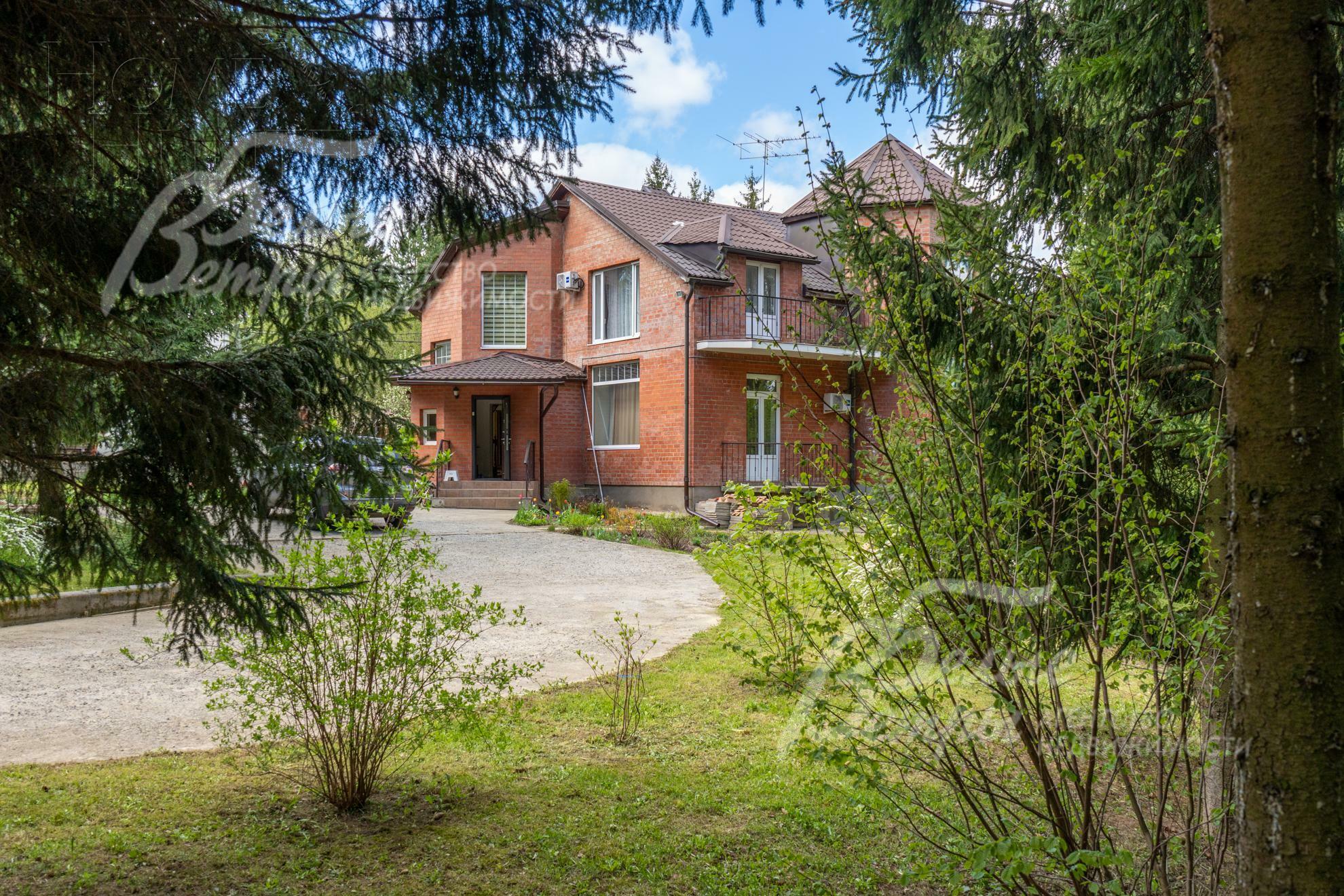 2-этажный коттедж 200 м² с отделкой