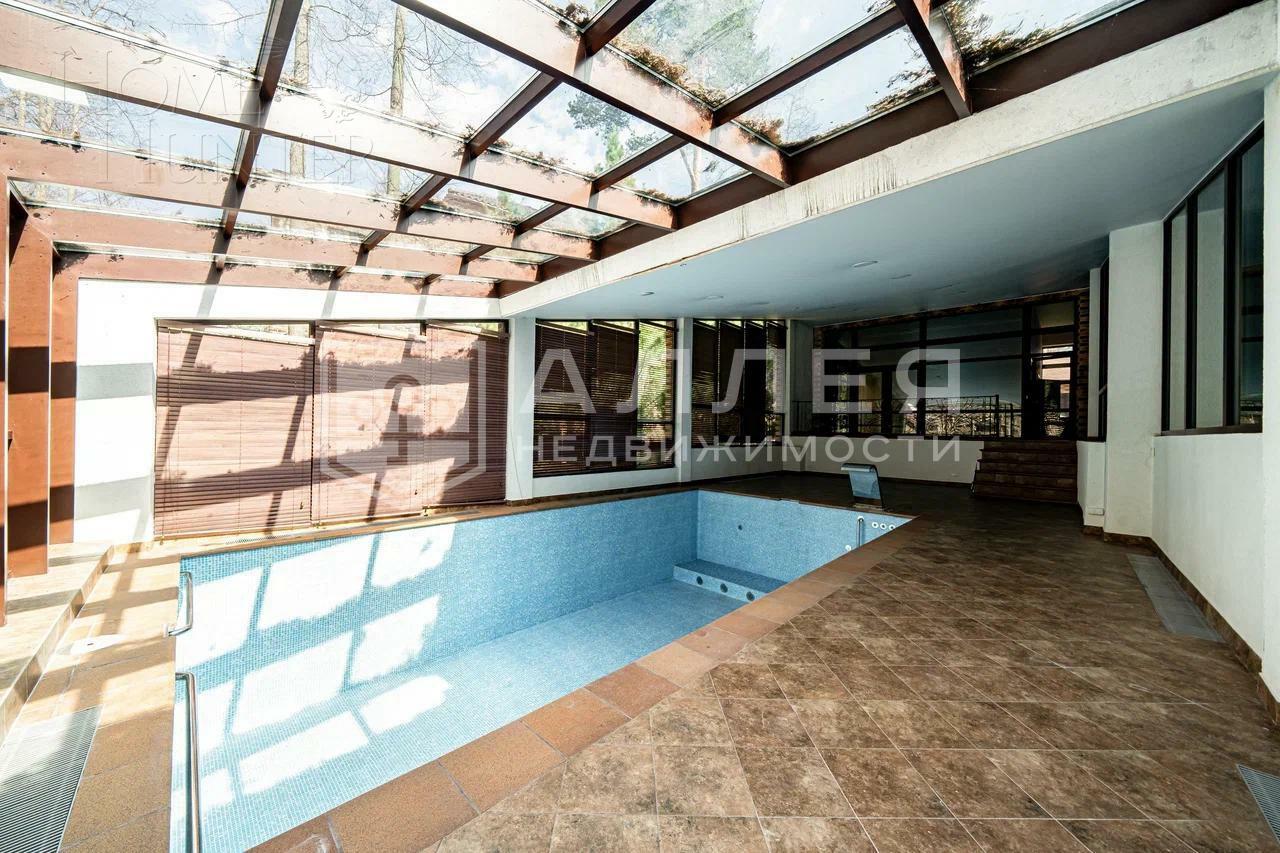 2-этажный коттедж 650 м² с отделкой