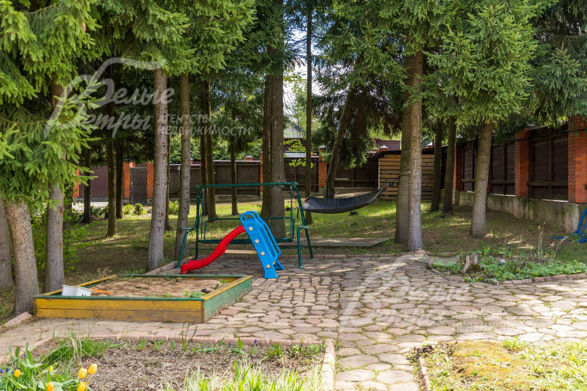 2-этажный коттедж 200 м² с отделкой