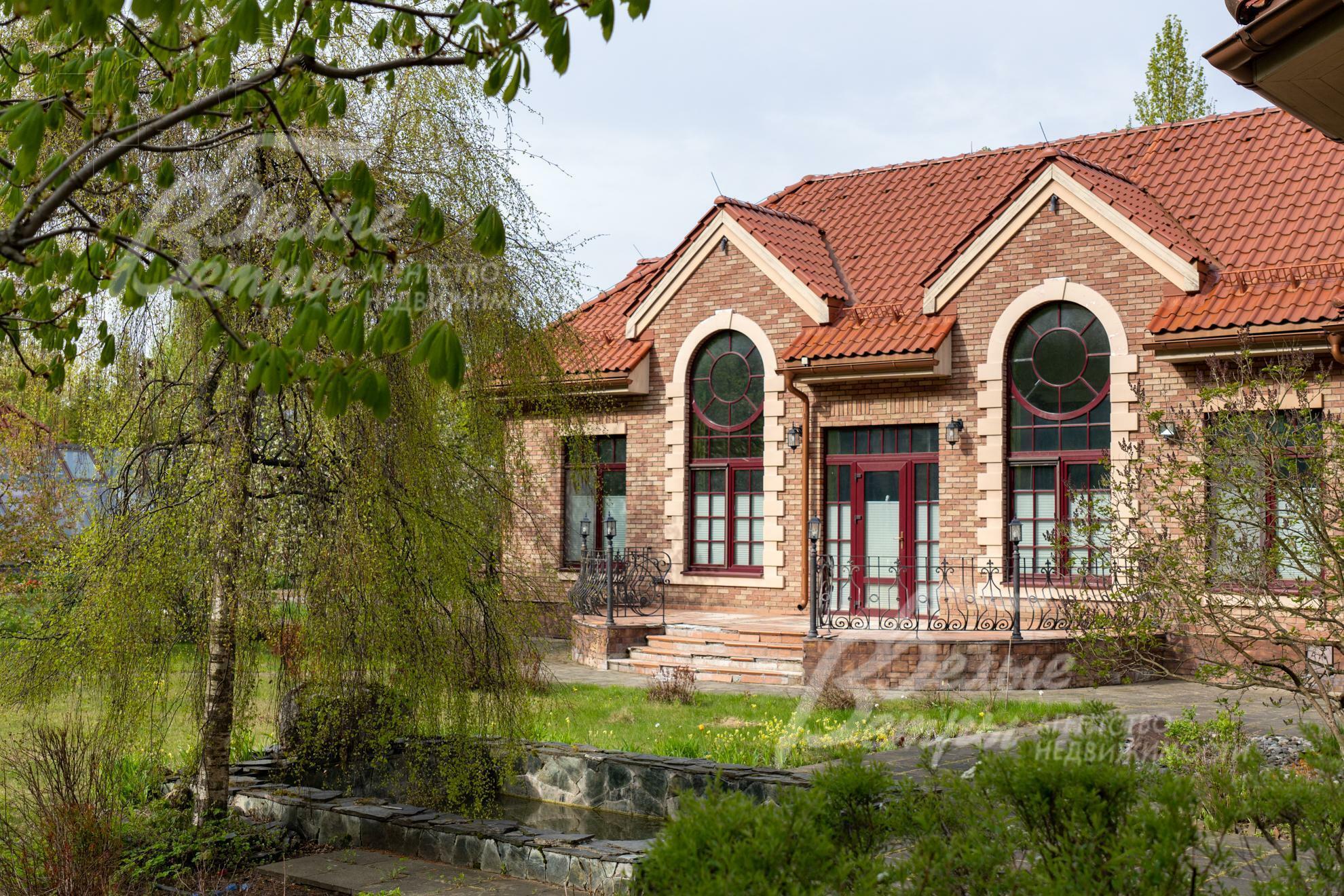 2-этажный коттедж 1 012 м² с отделкой