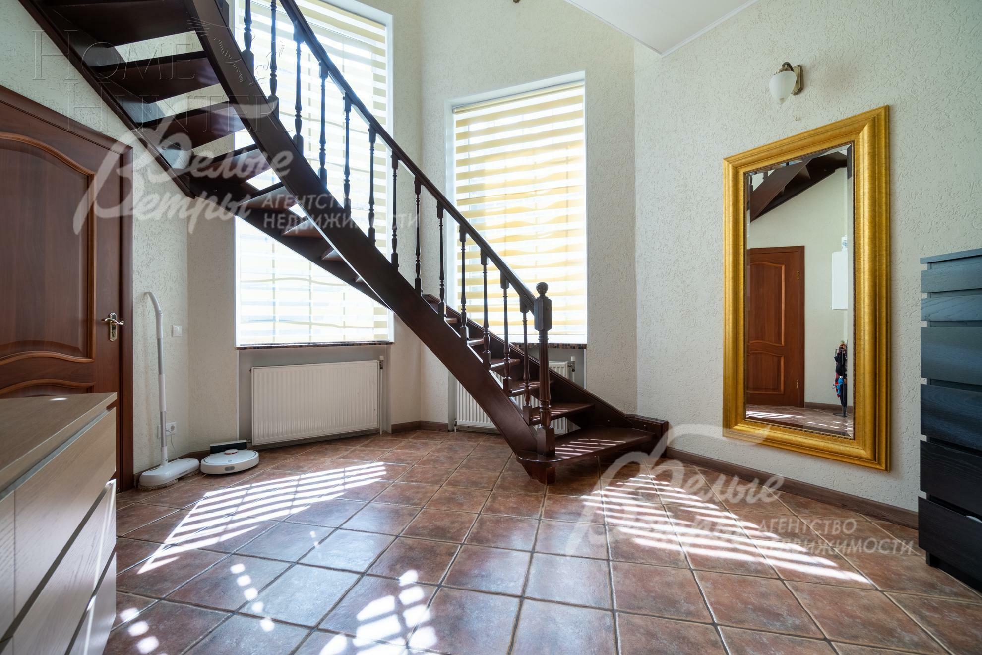 2-этажный коттедж 200 м² с отделкой