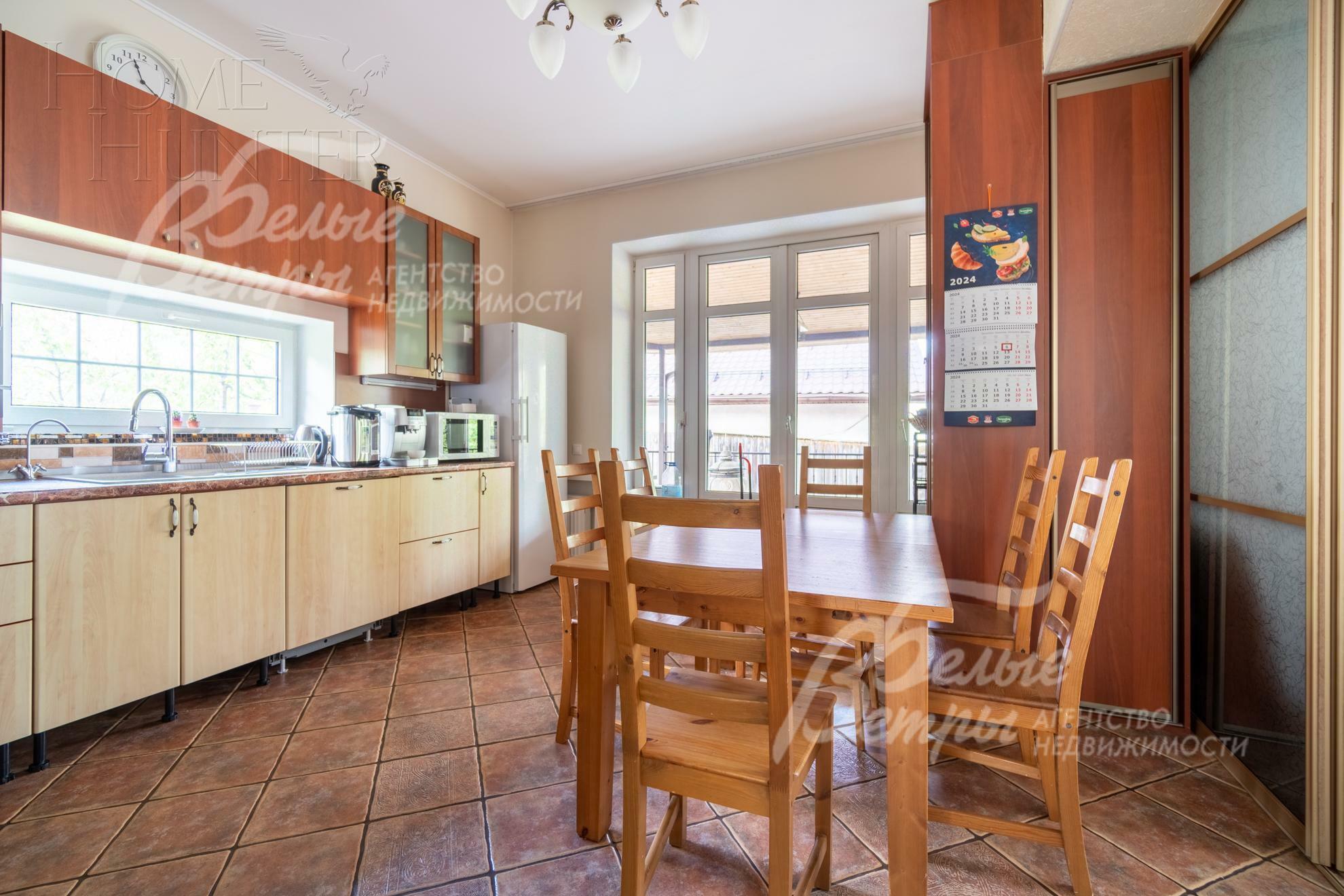 2-этажный коттедж 200 м² с отделкой