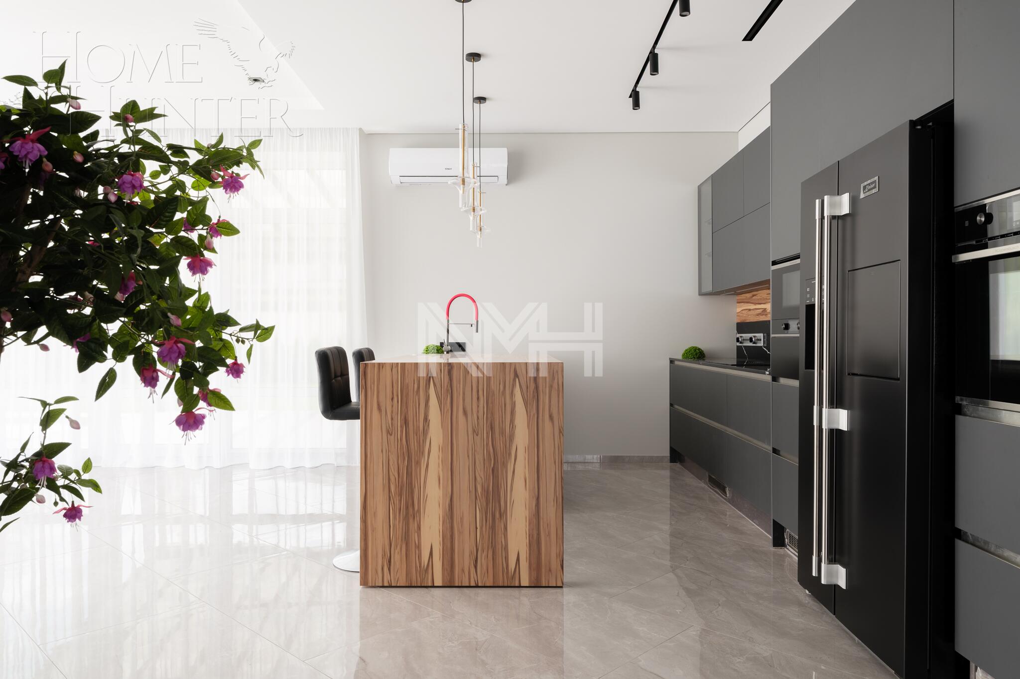 2-этажный коттедж 600 м² с отделкой