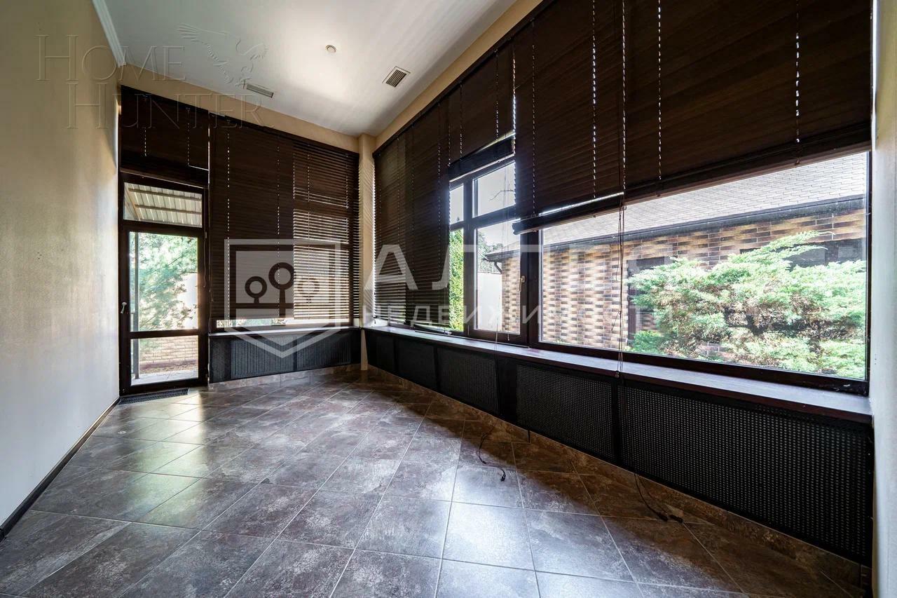 2-этажный коттедж 650 м² с отделкой