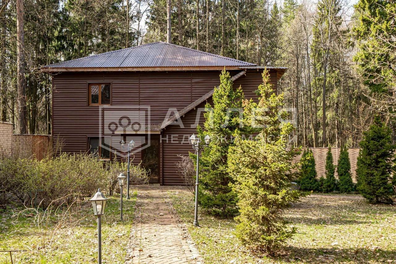 2-этажный коттедж 650 м² с отделкой