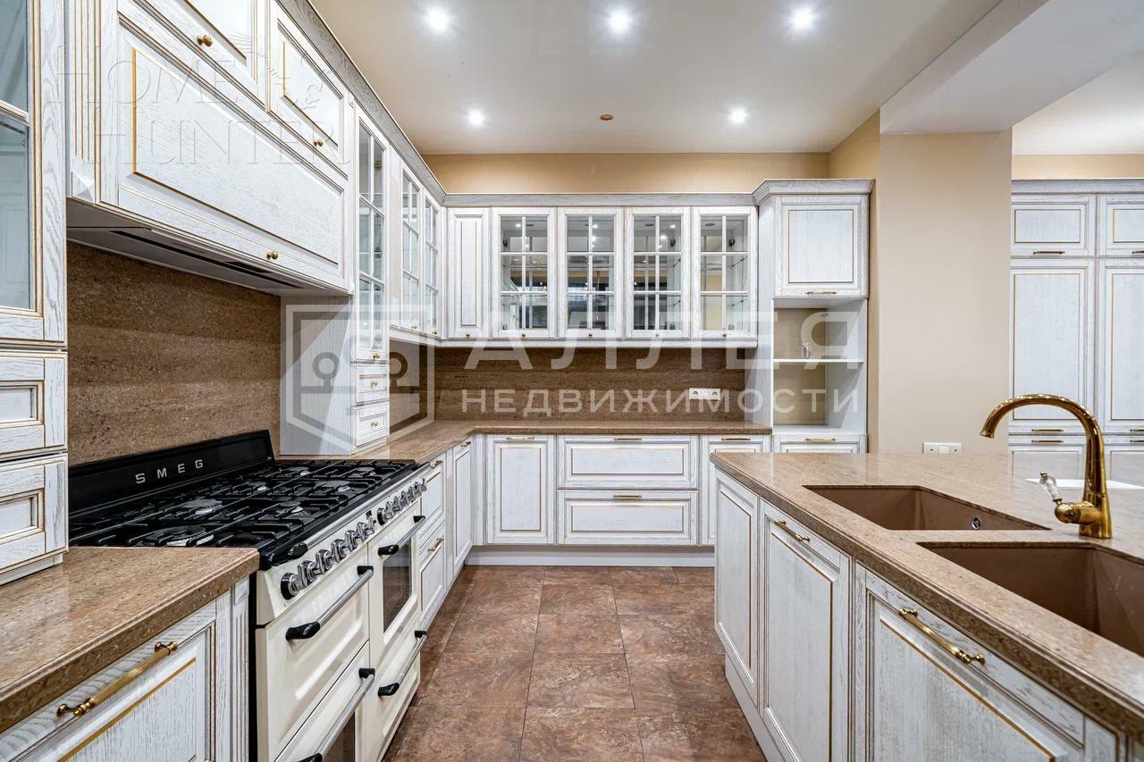 2-этажный коттедж 650 м² с отделкой