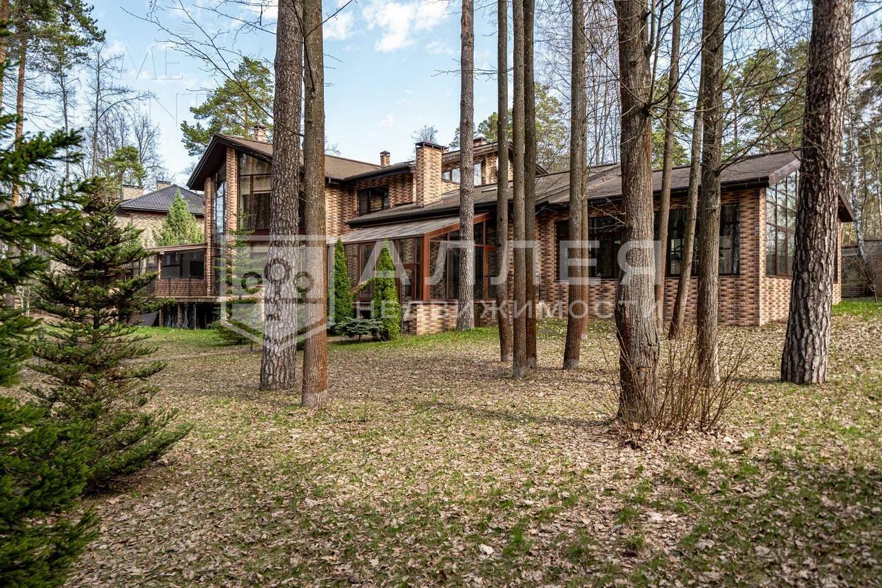 2-этажный коттедж 650 м² с отделкой