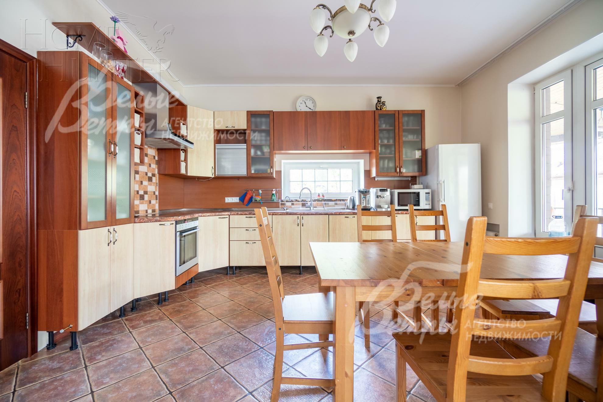 2-этажный коттедж 200 м² с отделкой