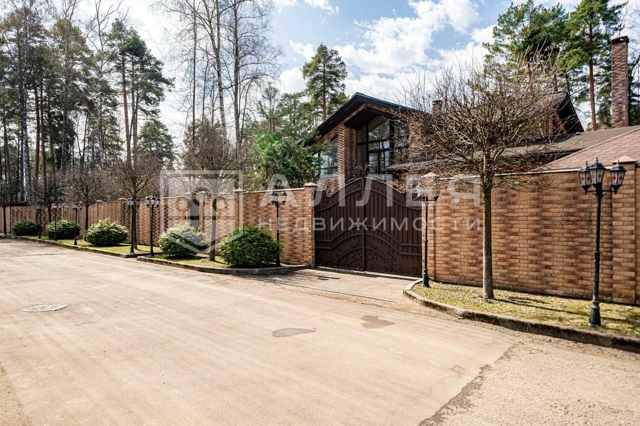 2-этажный коттедж 650 м² с отделкой